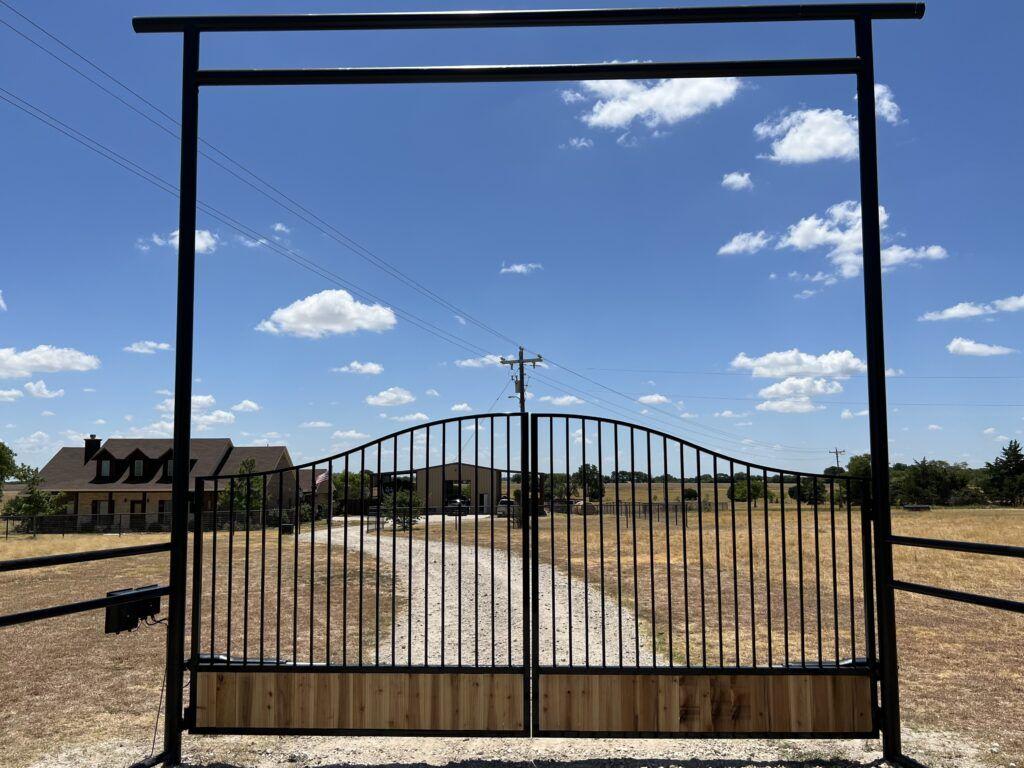 Dual Swing Gates - Waxahachie, Tx